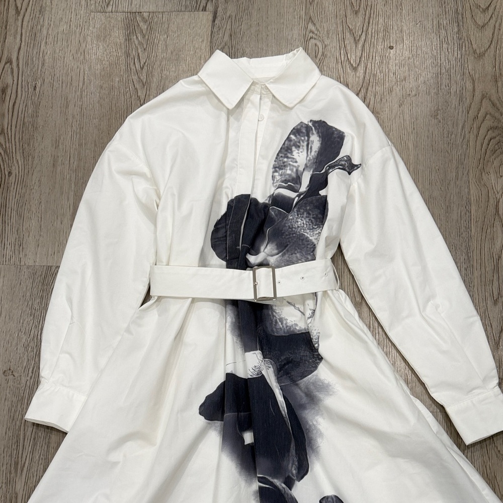 Alezza Paris Elegant White Floral Dress - Picture 2 of 3